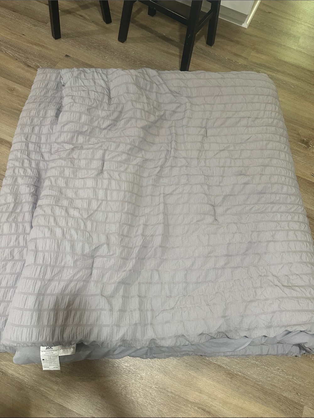 New without tags king super soft comforter. Lux decor collection